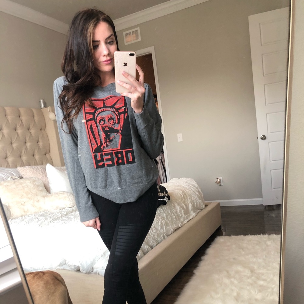 OBEY pullover🖤🧡 size small